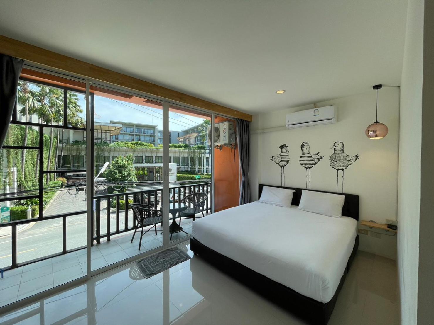 Dwell Phuket Airport Hotel At Naiyang Nai Yang Beach Exterior foto